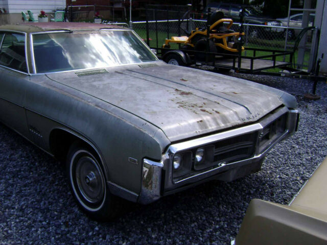 1969 buick wildcat 4 door hardtop green automatic parts roller no motor or title
