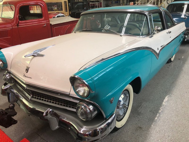 ford crown victoria hardtop