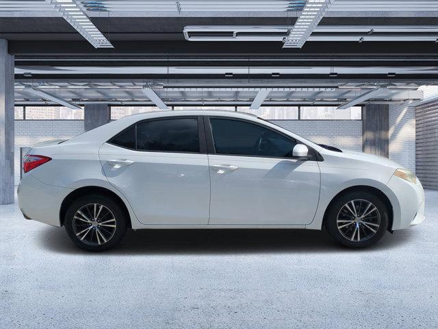 2016 toyota corolla le plus