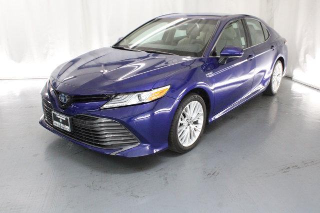 2018 toyota camry hybrid xle