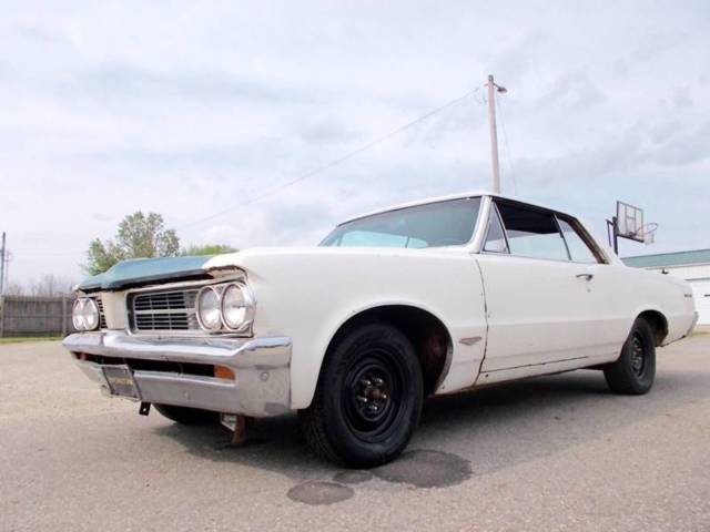 1964 pontiac gto more rare coupe 389 eng, 4-speed, good for a 421 to make bobcat