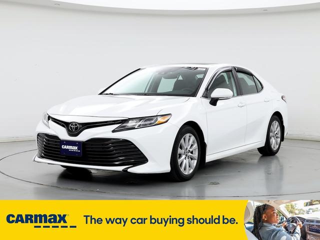 2019 toyota camry le