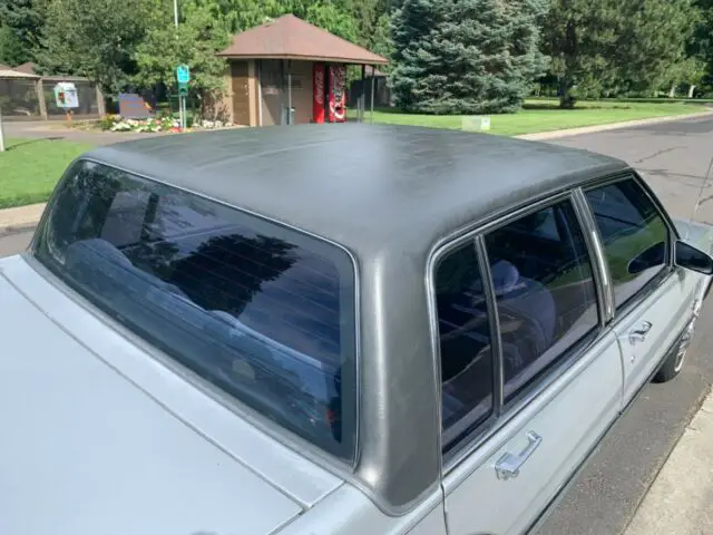 1985 oldsmobile 98 regcency brougham lo miles clean. v6 efi plush w/ vinyl top