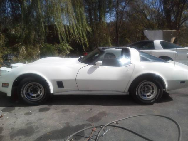 1981 corvette $7,000