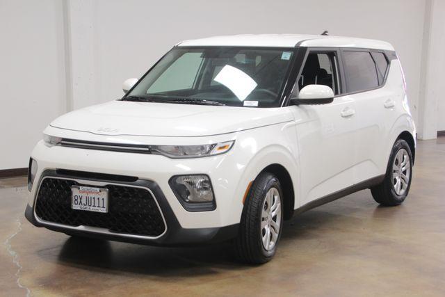 2022 kia soul lx