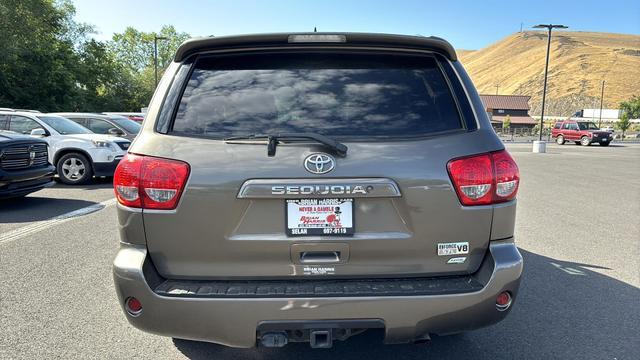 2016 toyota sequoia sr5