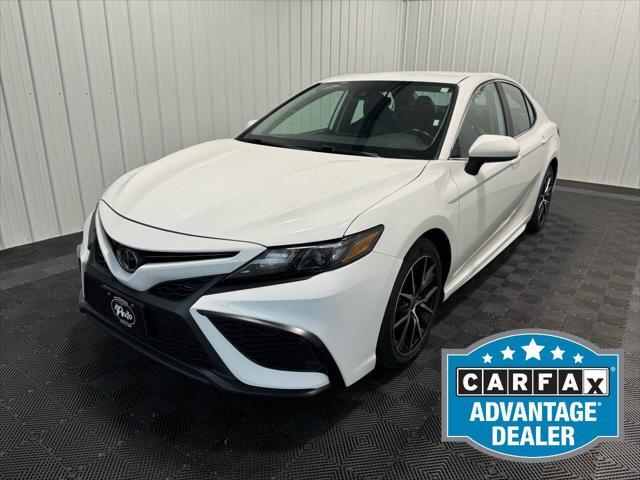 2021 toyota camry se