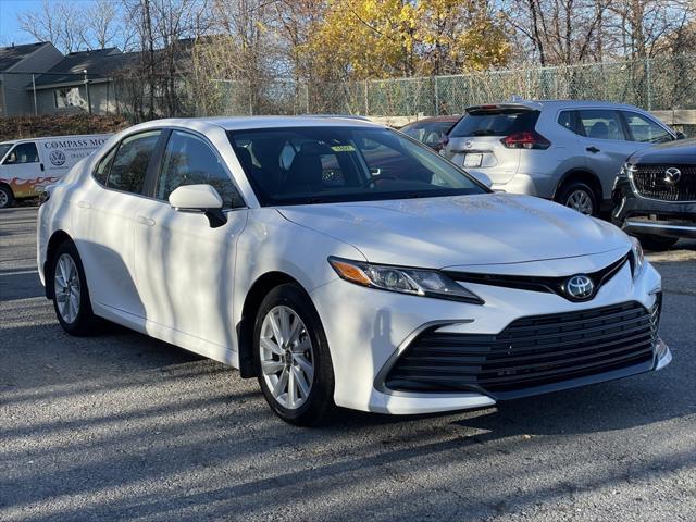 2024 toyota camry le