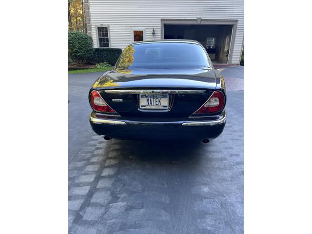 2005 jaguar xj8 base