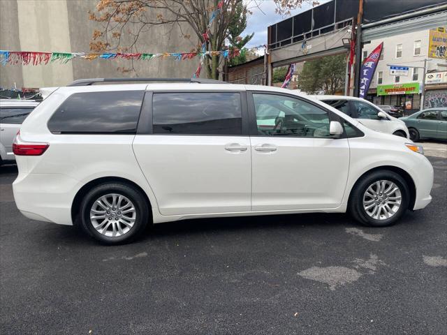 2017 toyota sienna xle