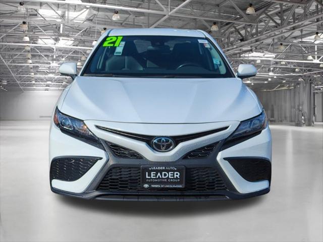 2021 toyota camry se