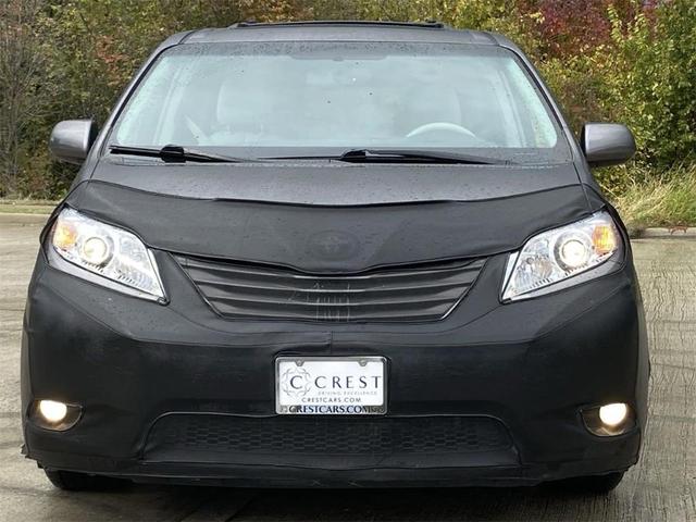 2011 toyota sienna base