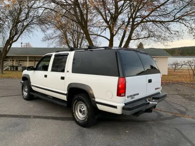 selling at no reserve 1994 gmc suburban sle k2500 4x4 low miles immaculate cond