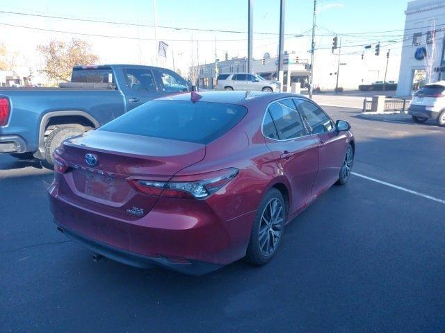 2022 toyota camry hybrid xle