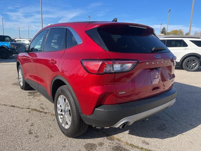 2022 ford escape se