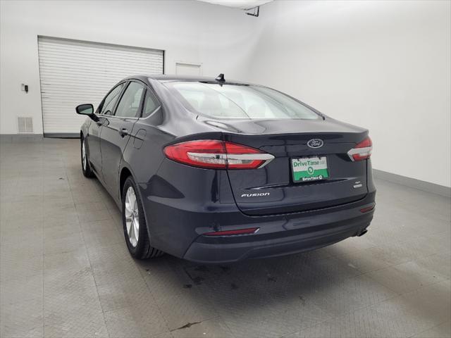 2020 ford fusion se