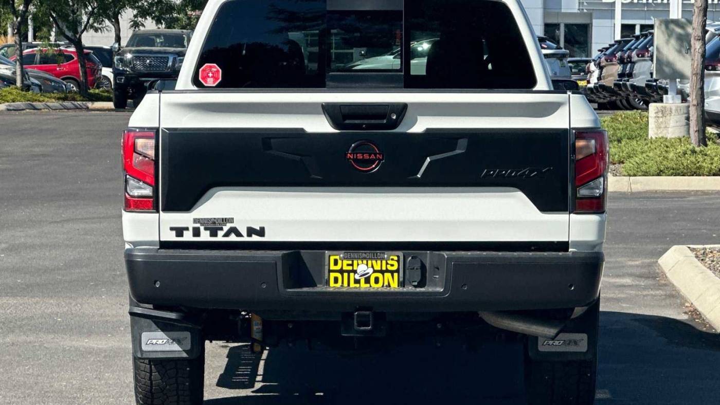 2023 nissan titan pro-4x