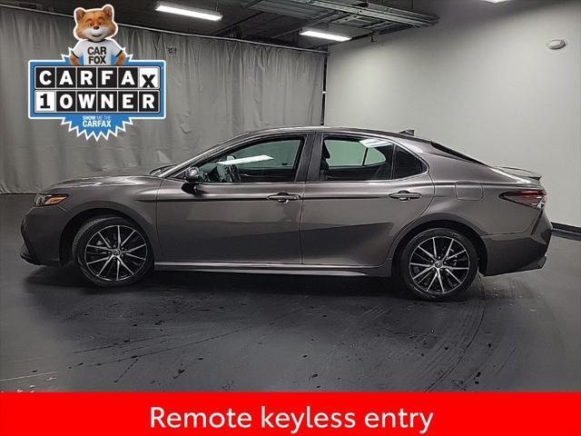 2021 toyota camry se