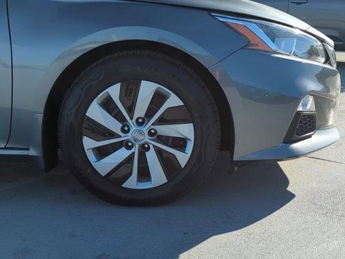 2020 nissan altima