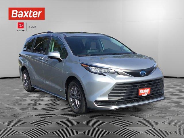 2021 toyota sienna le