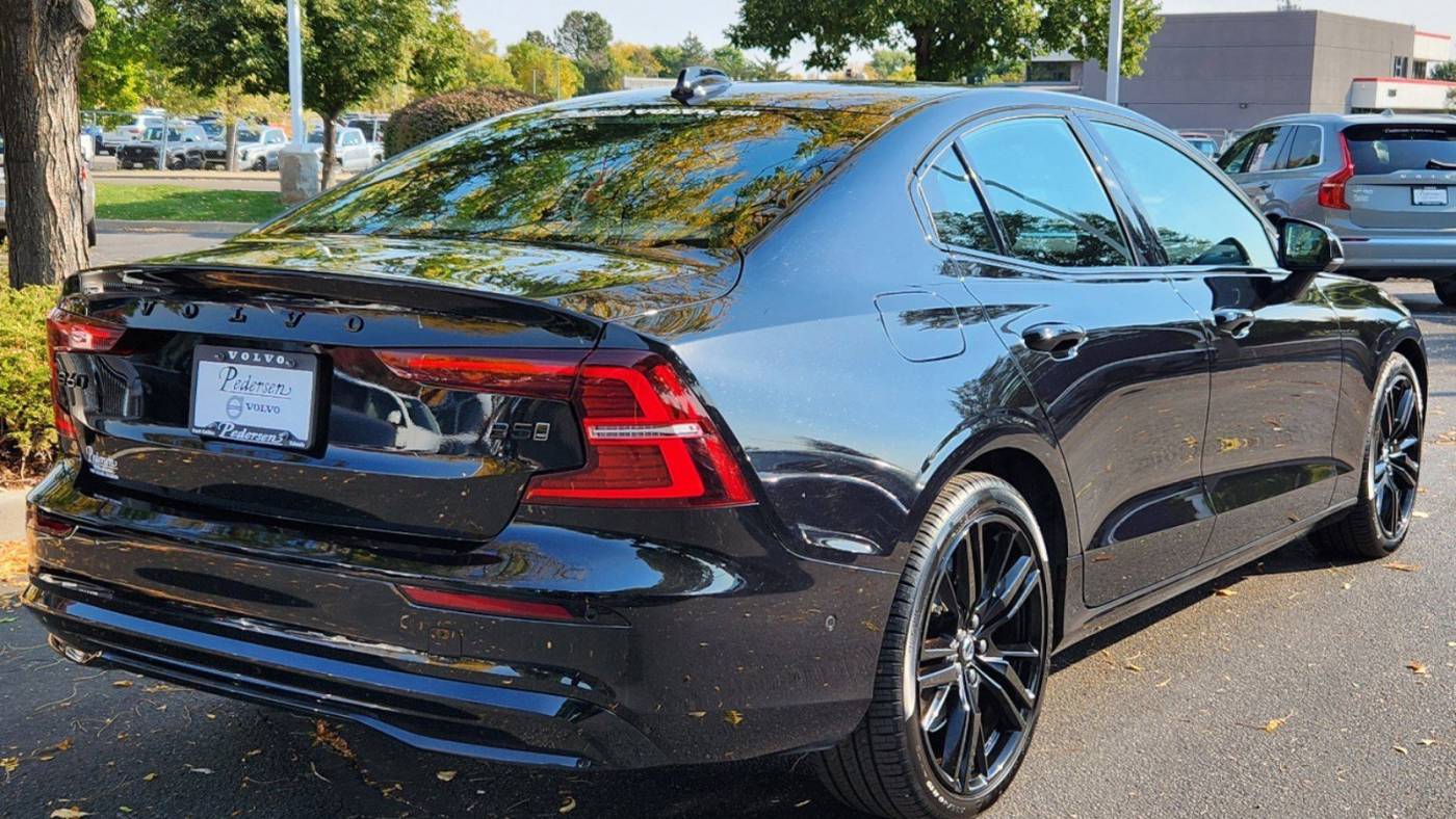 2024 volvo s60 b5 plus black edition