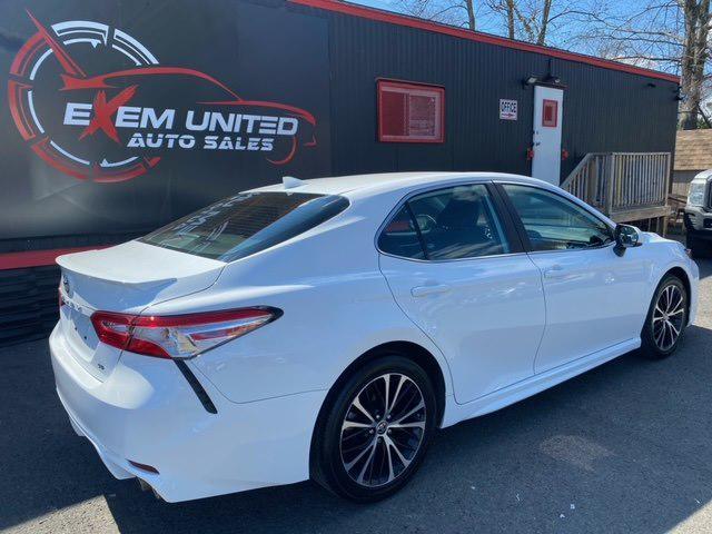 2020 toyota camry se