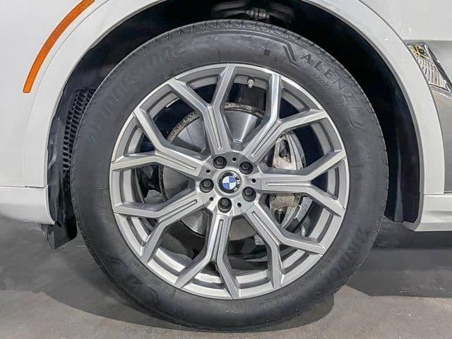 2022 bmw x7 xdrive40i in flushing, new york