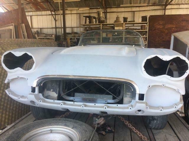 1961 corvette nice body and frame no accidents no engine or transmission as is