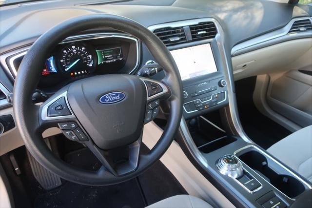 2020 ford fusion hybrid se
