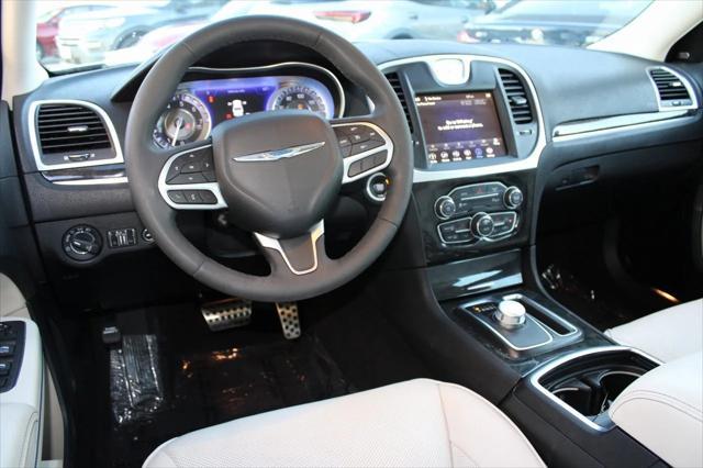 2022 chrysler 300 touring
