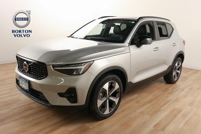 2023 volvo xc40 b5 awd plus dark