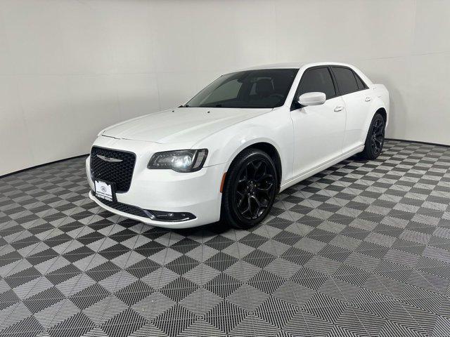 2019 chrysler 300 s