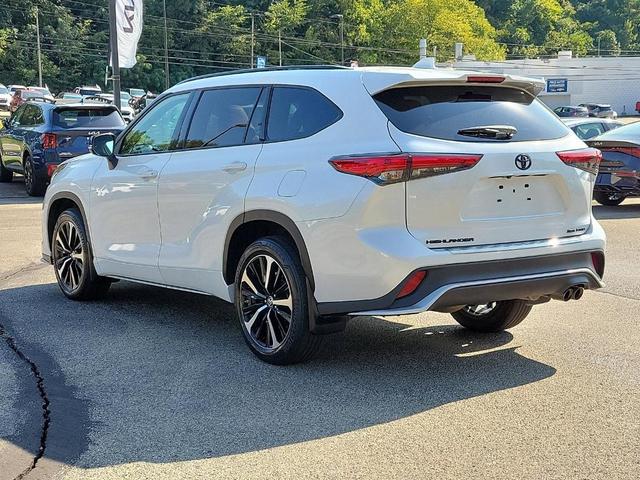 2022 toyota highlander xse