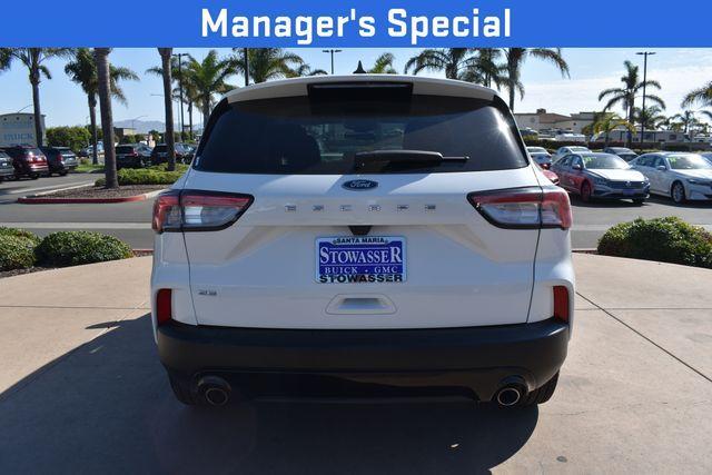 2022 ford escape se