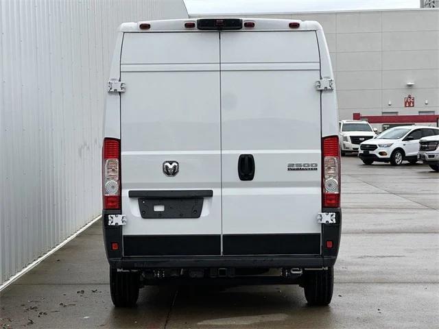 2024 ram promaster 2500 tradesman