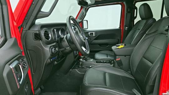 2023 Jeep se