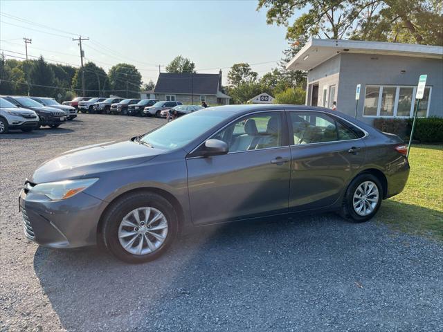 2016 toyota camry le