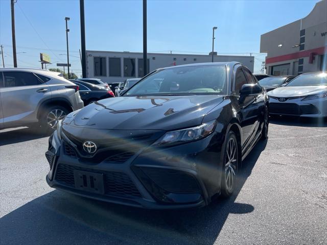 2022 toyota camry se