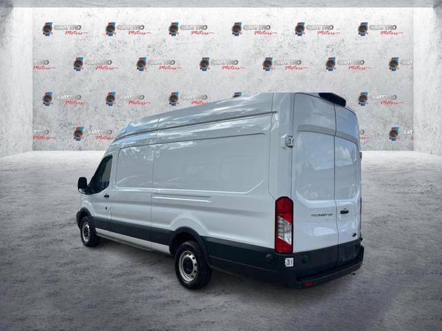 2023 ford transit-250 base