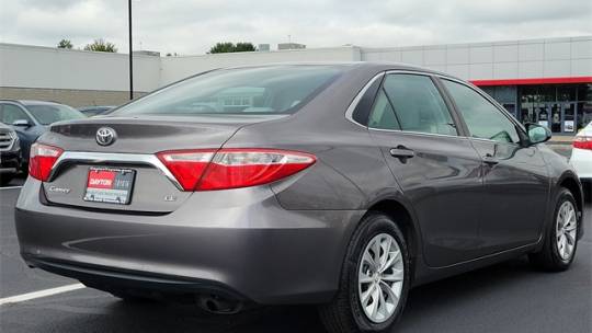 2017 toyota camry le
