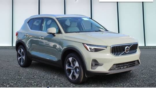 2025 Volvo XC40