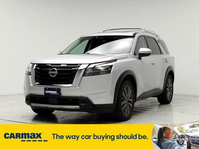 2023 nissan pathfinder sl