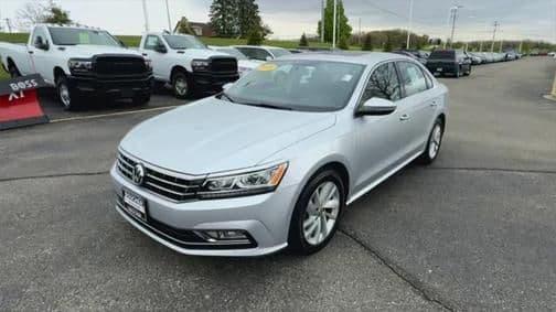 2018 volkswagen passat 2.0t se in janesville, wisconsin