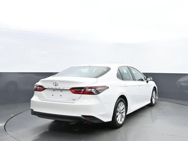 2022 toyota camry le