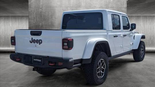 2024 Jeep Gladiator