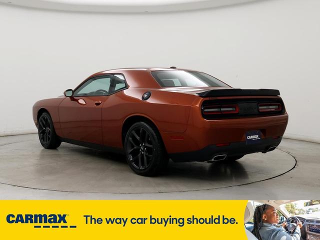 2022 dodge challenger sxt