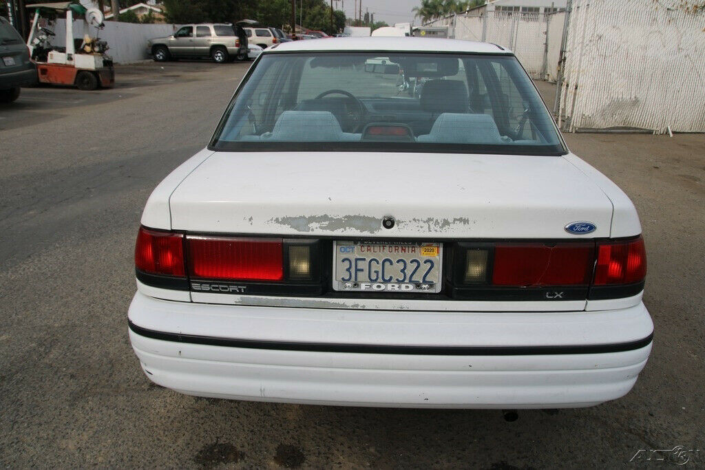 1993 ford escort lx sedan automatic 4 cylinder no reserve