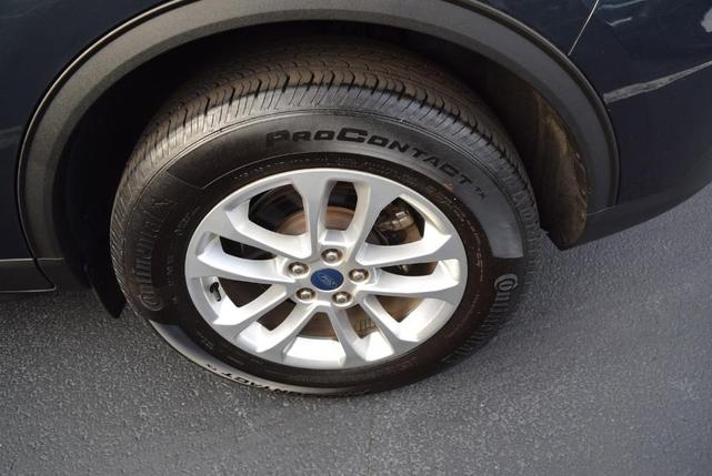 2022 ford escape se