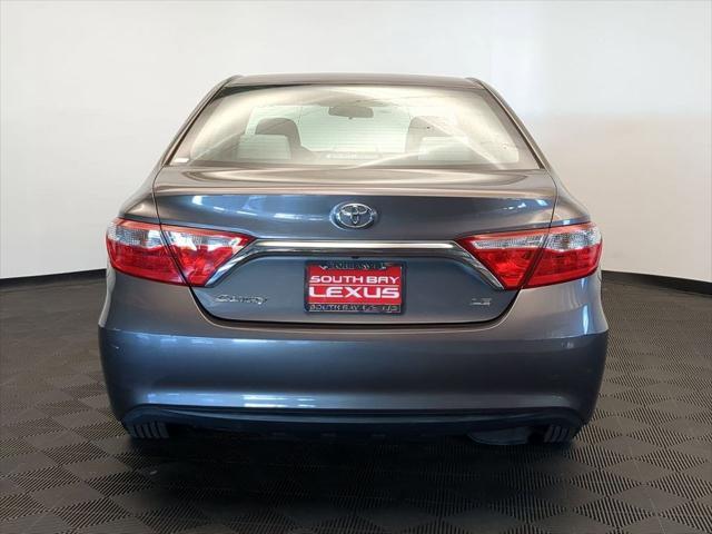 2016 toyota camry le