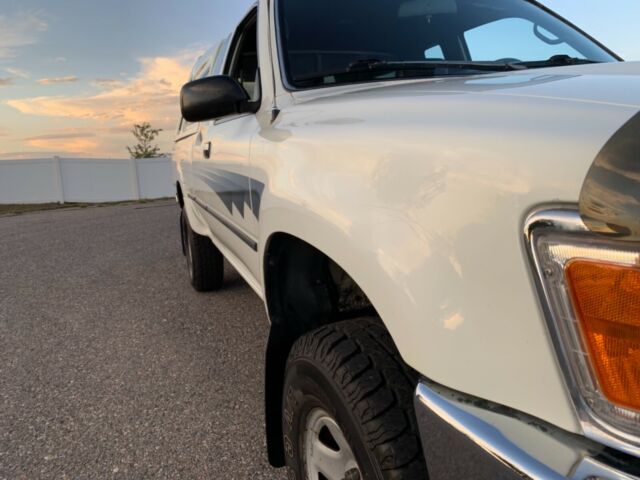 1992 toyota sr5 low miles four by four extra cab!